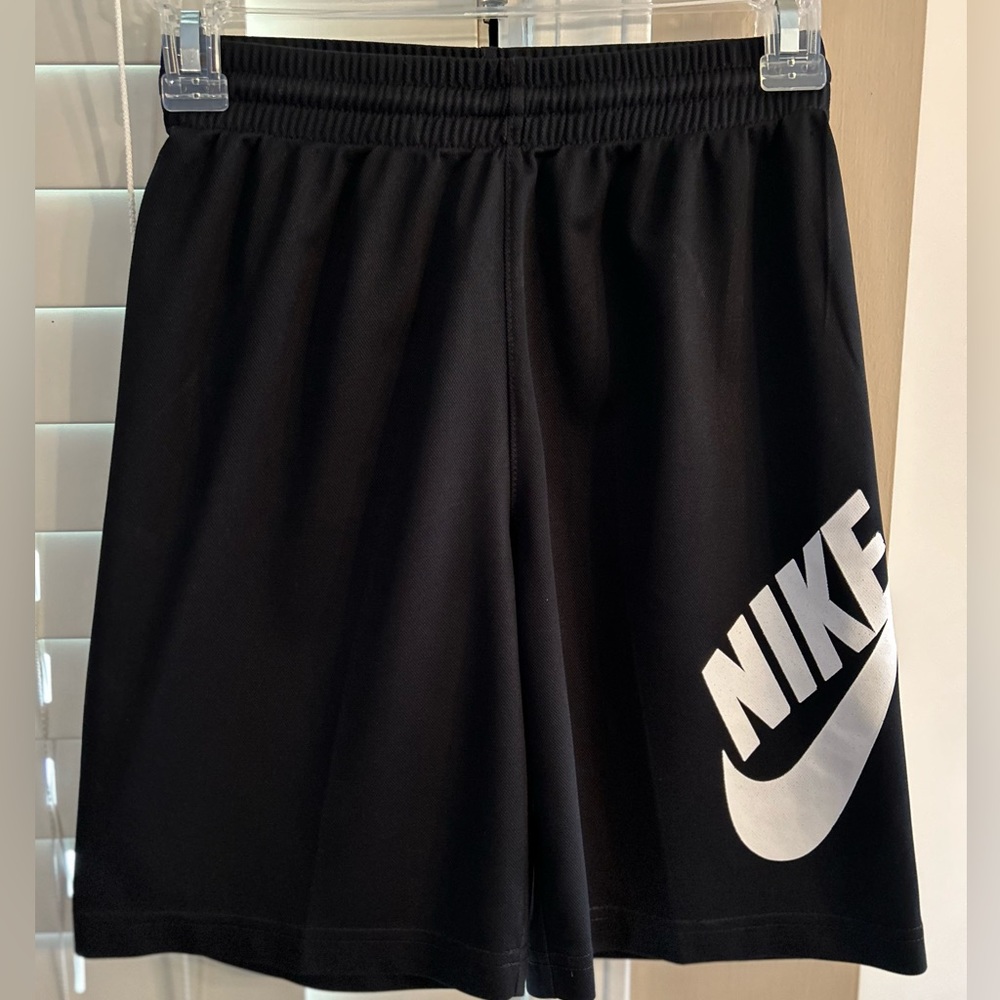 Nike DRI-FIT Shorts (Boys)